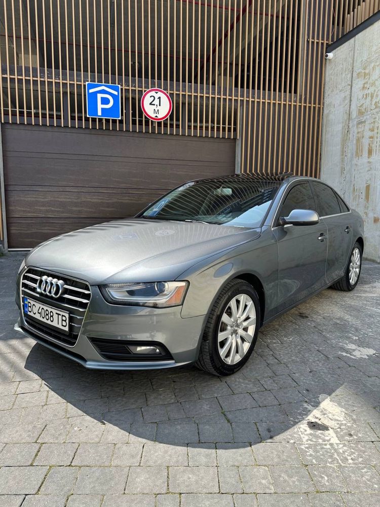 Audi A4 B8 2012р Рест!