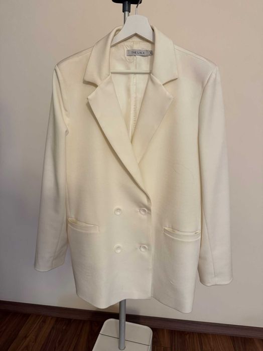 Жіночий піджак бiлий