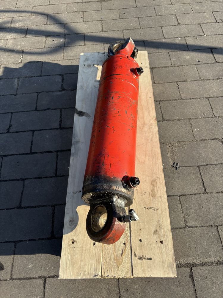 Siłownik poziomowania Manitou MT 732