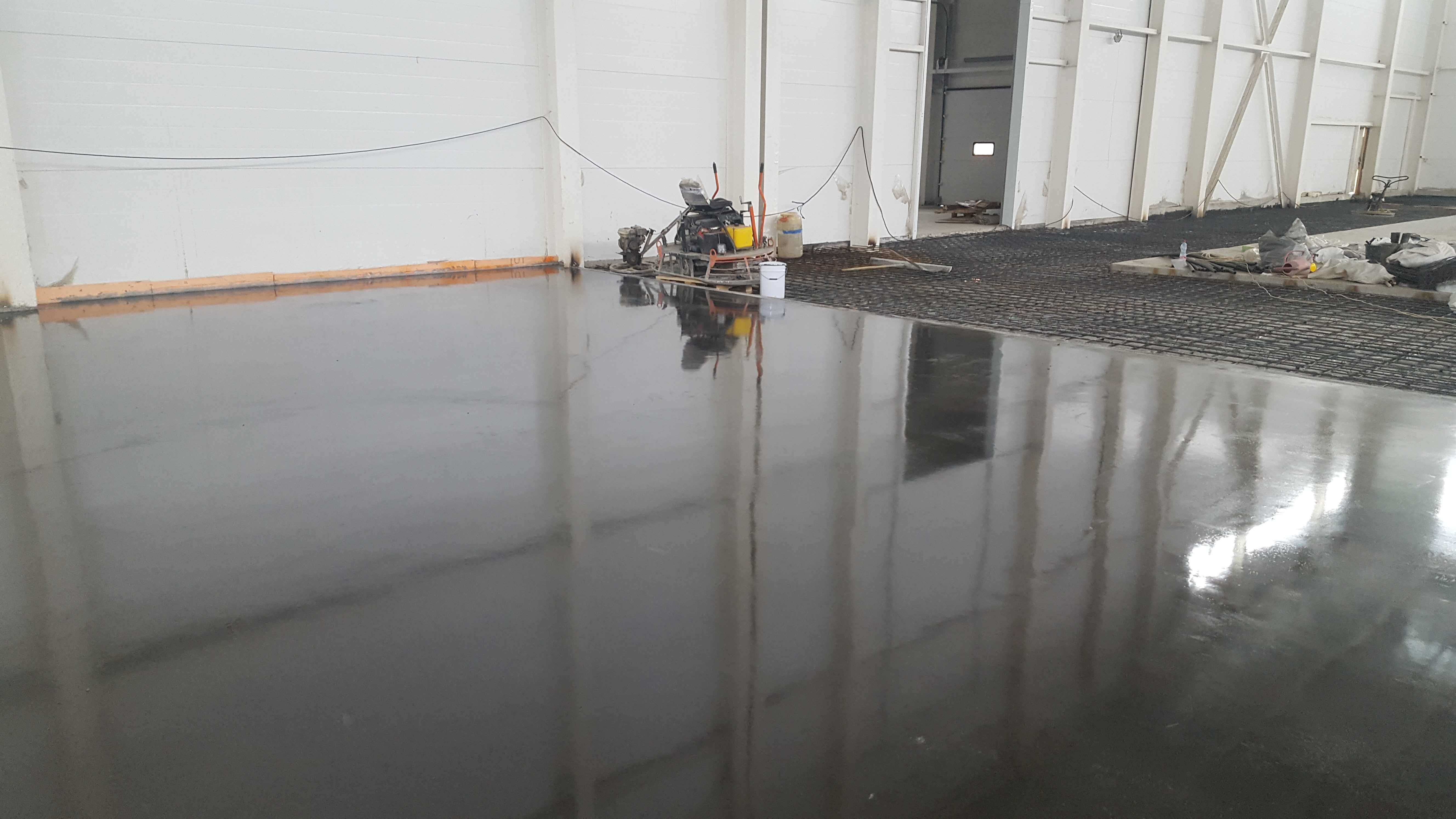 Промислова бетонна підлога, топінгова підлога, бетонный пол.