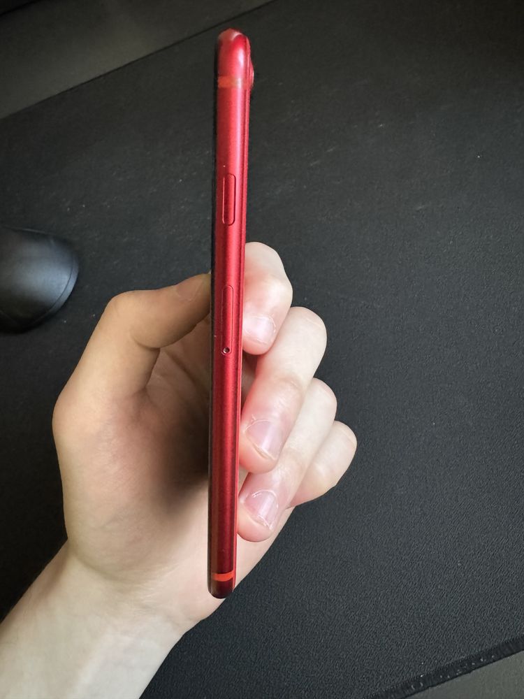 Б/У Apple iPhone SE 2020 128GB Product Red