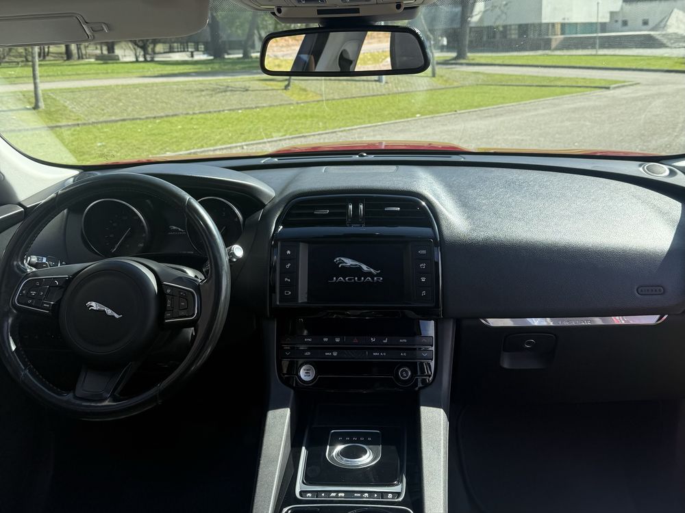 JAGUAR F-Pace Diesel 2.0 i4D R-Sport