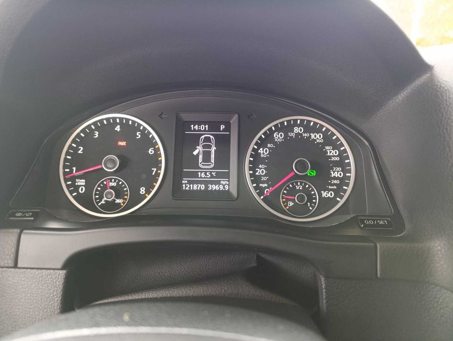 Volkswagen Tiguan 2016 року 2.0 л./бензин