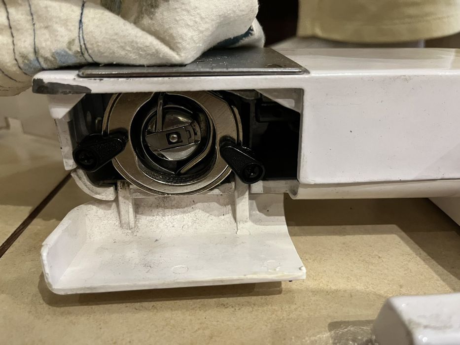 Швейна машинка AEG NM1800