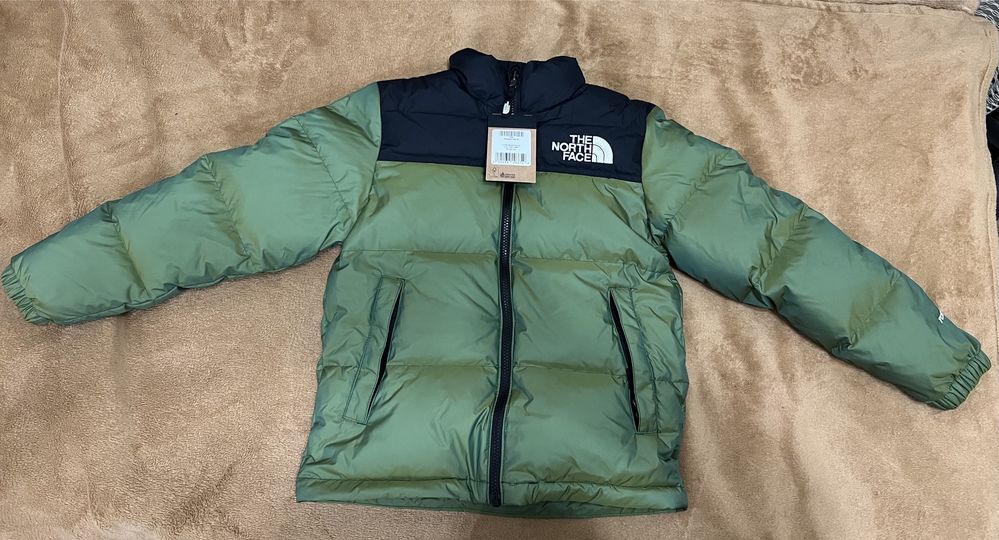 Продам подросковую куртку The North Face оригинал 4500