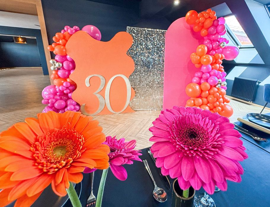 Dekoracje balonowe , ścianki , dekoracje stołu, balony z helem