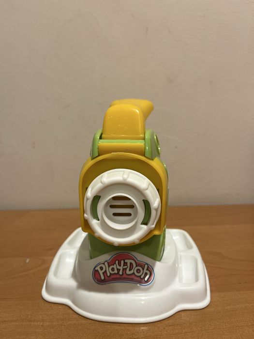 PlayDoh машина іграшка