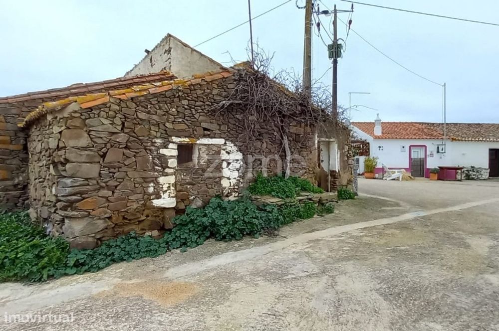 Moradia em pedra para recuperar