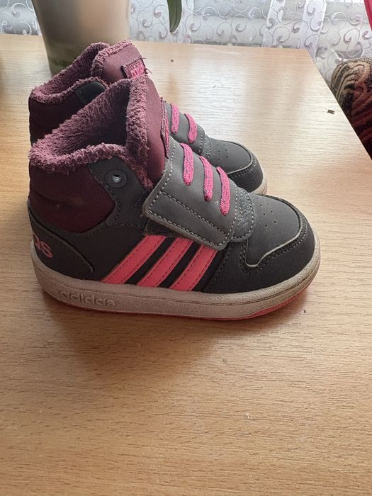 Ботинки- хайтопи adidas розмір 22