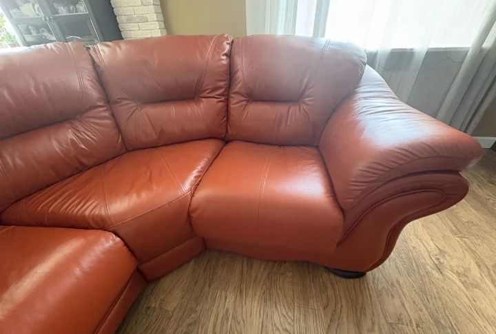 Продам угловой кожаный диван