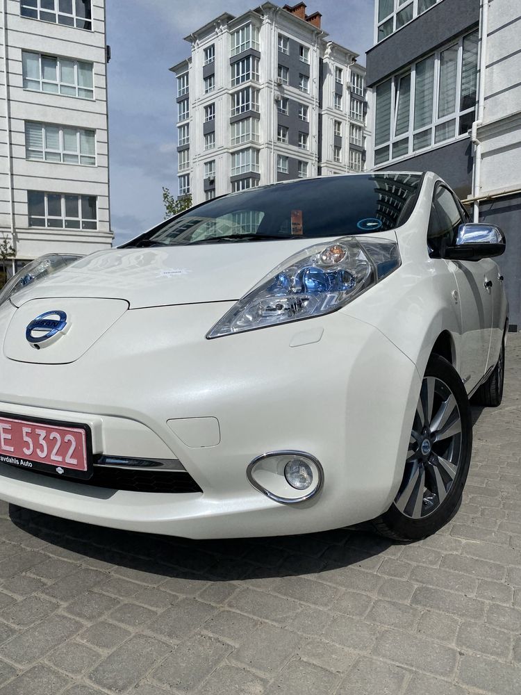 Nissan leaf 24 kwt 2014 р