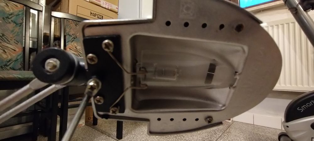 Lampa biurkowa srebrna