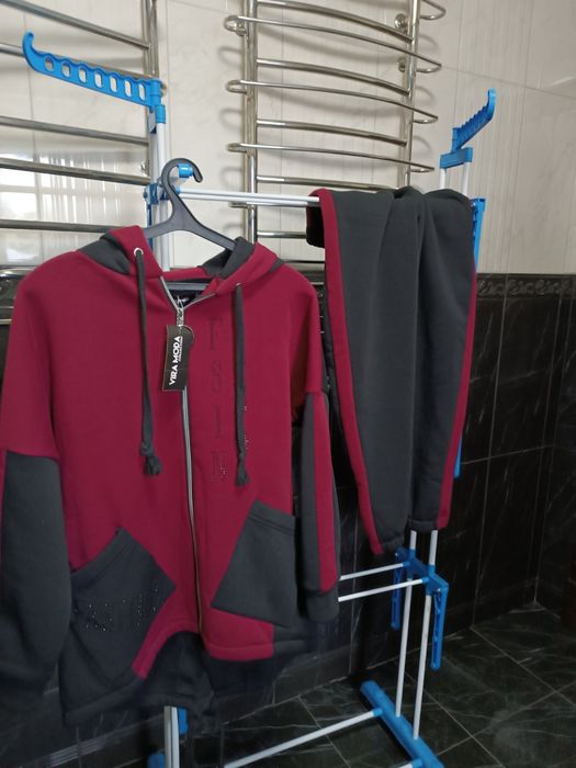 Новий теплий жіночий спортивний костюм