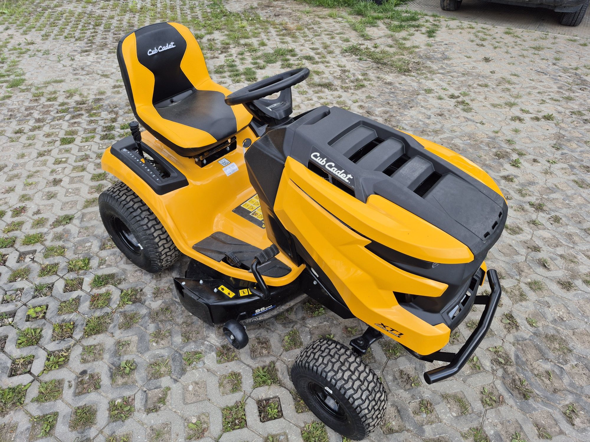 Kosiarka ciągniczek cub cadet nowa nie używana