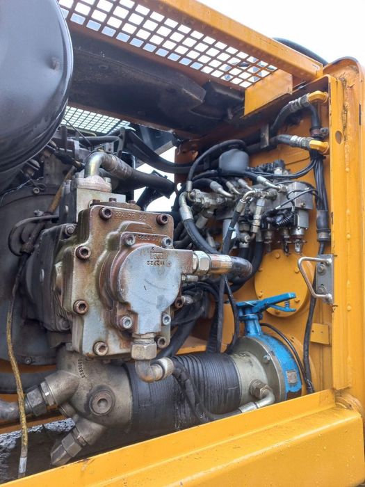 Екскаватор Liebherr 914 А, або окремо деталі