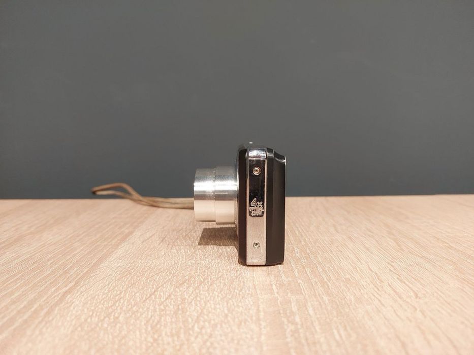 Sony Cyber-shot DSC-W220 цифровий фотоапарат