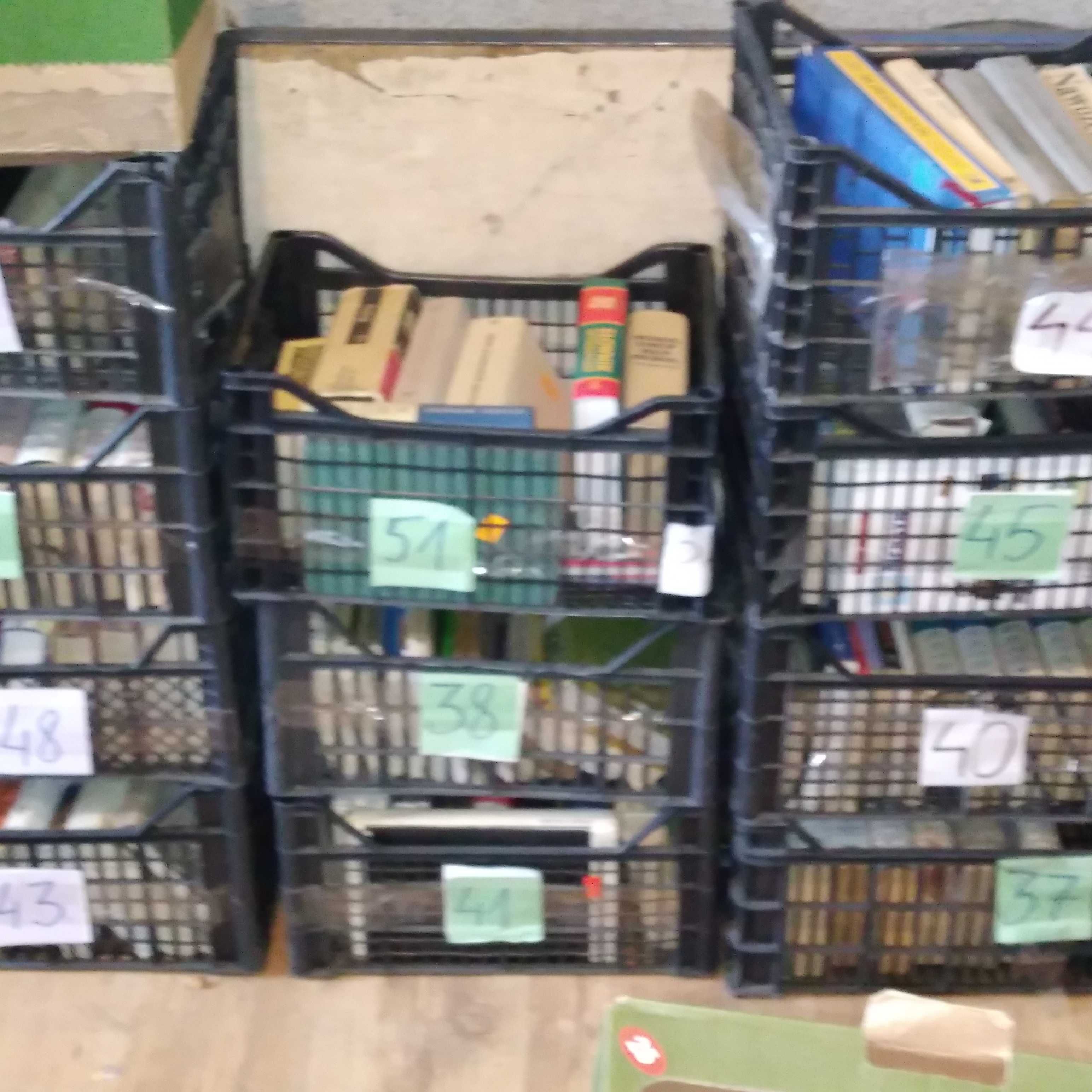 OKAZJA - WYPRZEDAŻ - 3 000 kg  książek - wszystko 5 zł/kg