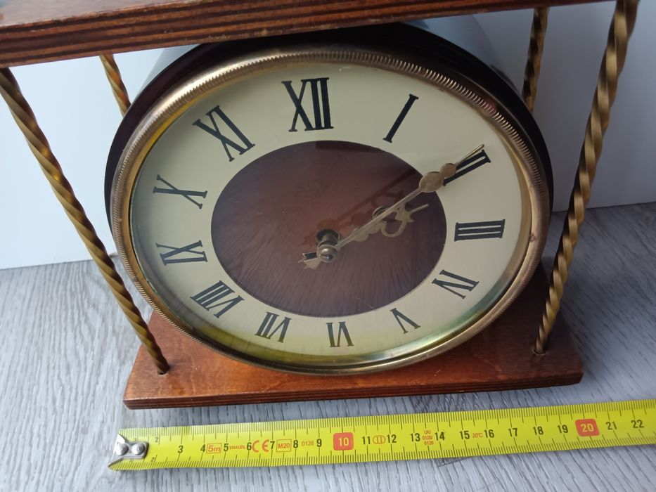 Piękny zegar kominkowy Wesna