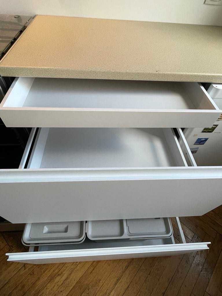 komplet mebli kuchennych 2m (IKEA) - kuchenka, okap, lodówka