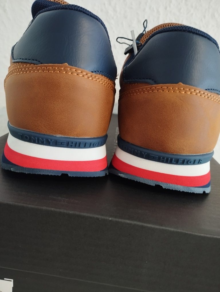 Sneakersy Tommy Hilfiger r39