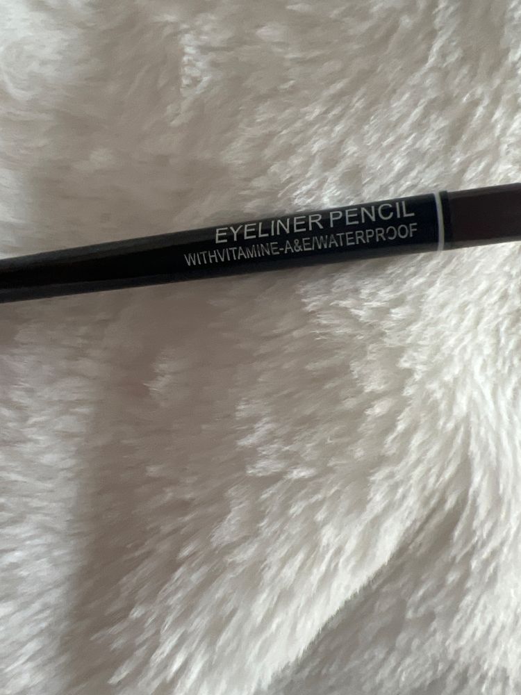Mac eyeliner brazowy waterproof witamine a+e