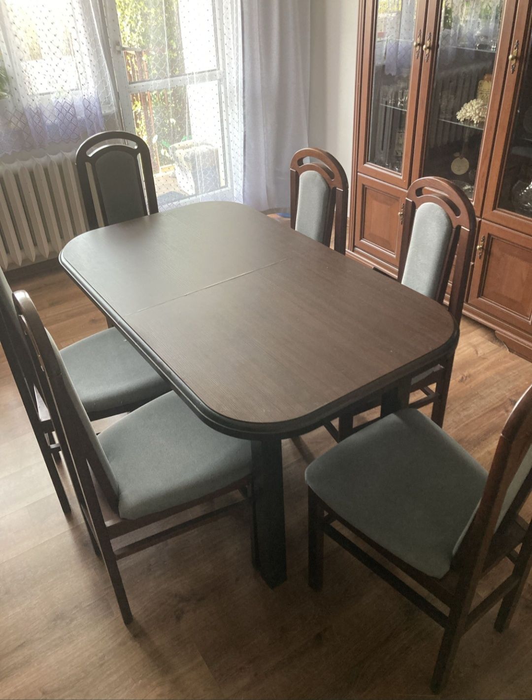 Sprzedam komplet  stół z 6 krzesłami