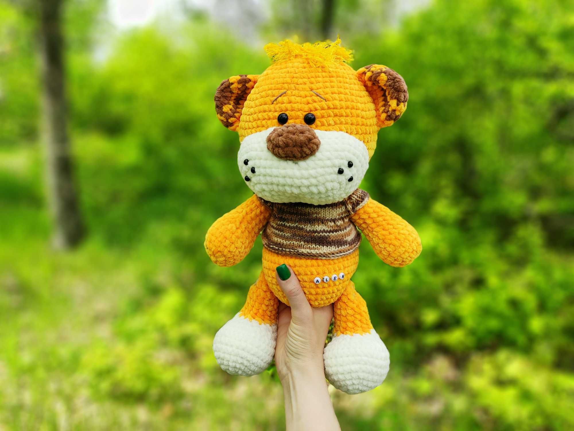 Мягкая именная игрушка тигренок, вязаный тигр, подарок на выписку