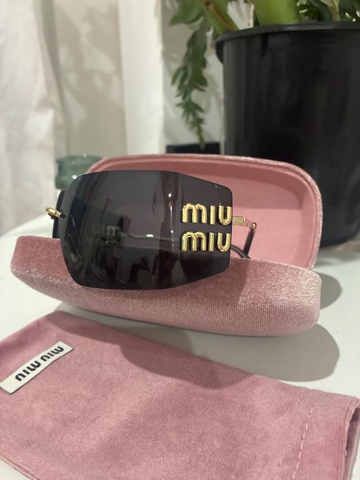 Сонцезахисні окуляри Miu Miu, оригінал новi