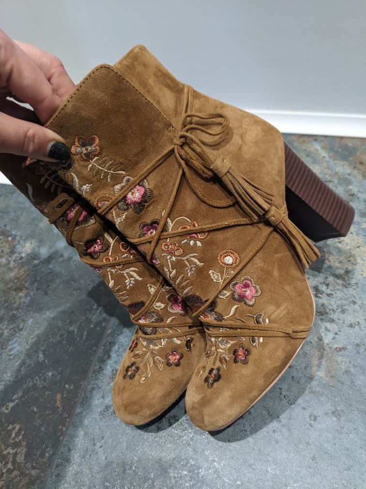 Buty botki sztyblety Sam Edelman 38 zamsz skóra kwiaty etno Boho