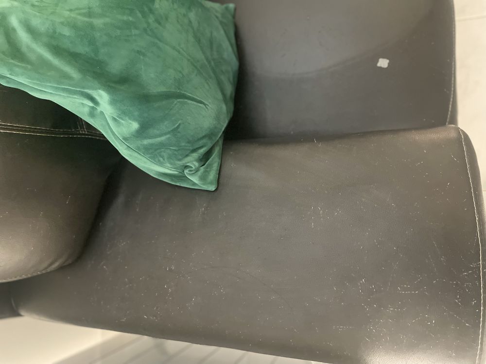 Sofa pele preto sem almofadas