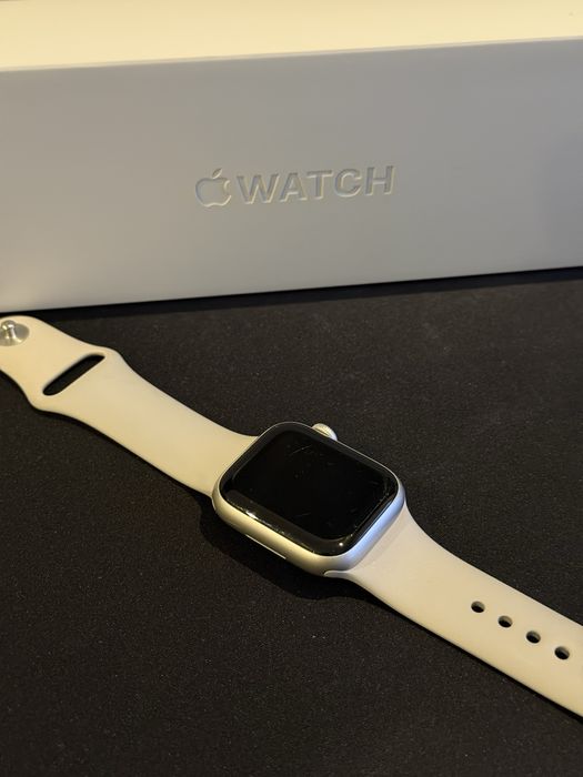 Apple watch 8 41mm Starlight