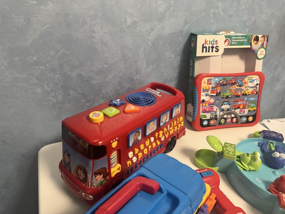 Розвиваючі грашки автобус, планшет