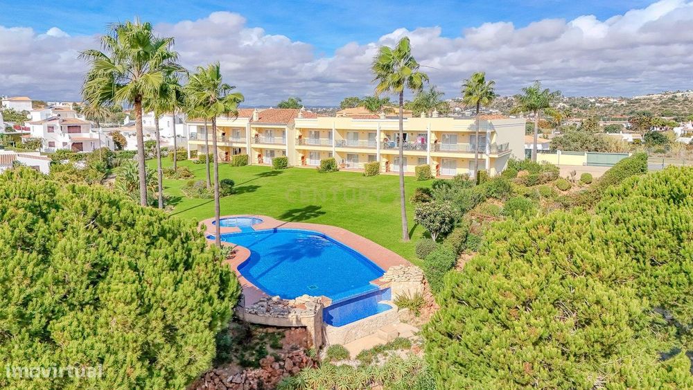 Apartamento T1 Praia da Coelha / Galé com Terraço e Box