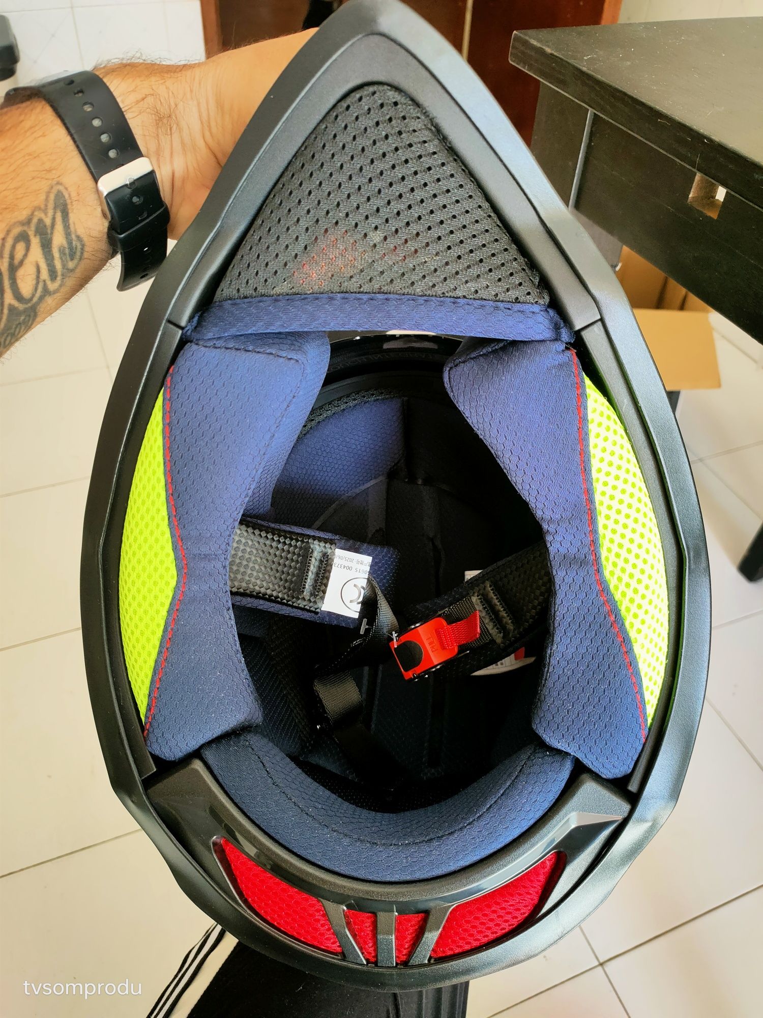 Capacete novo para moto ou trotinetes tamanho M
