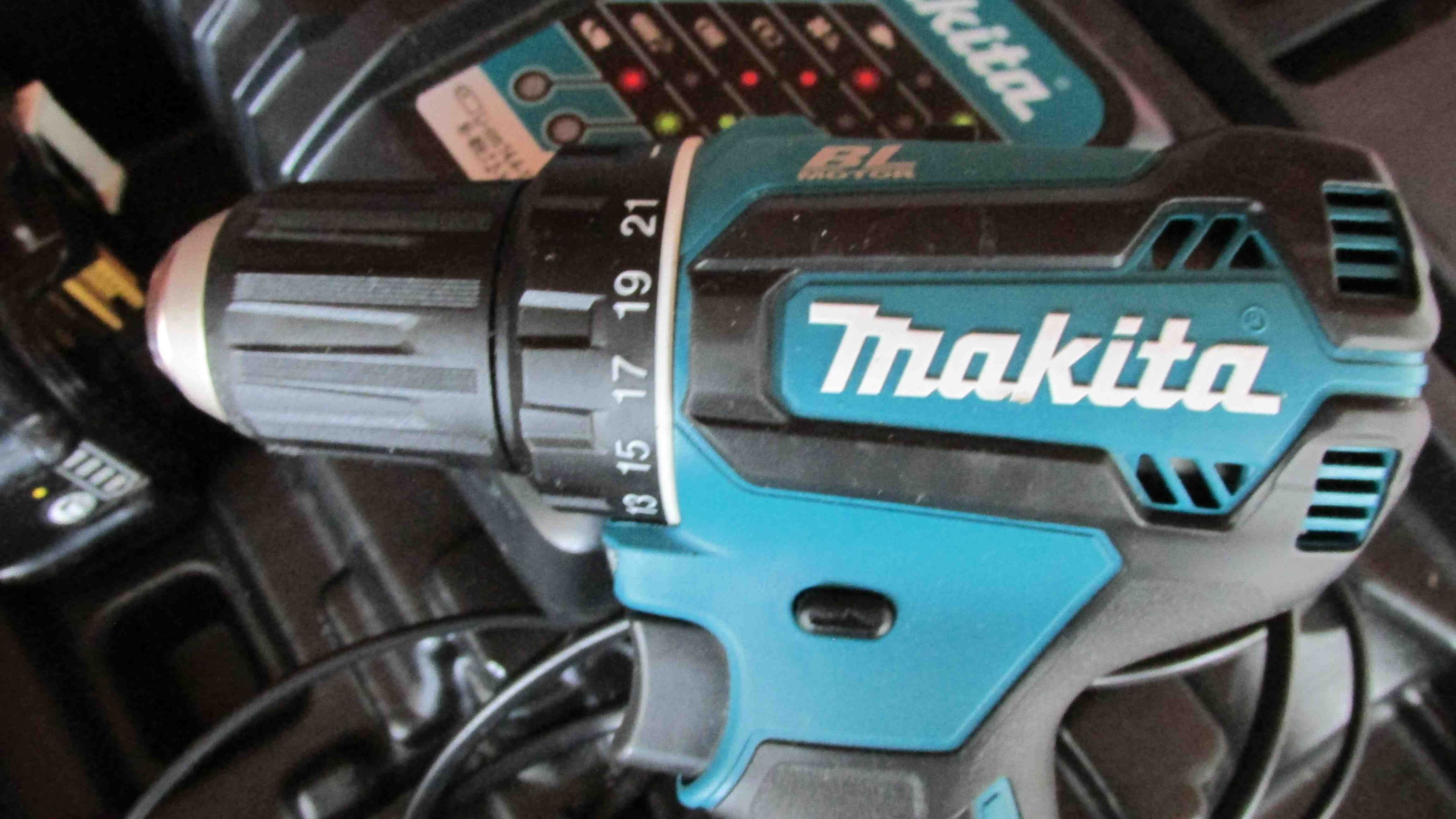 Makita Wkrętarka 18V DDF485 1x5Ah+1x3Ah ładowarka i walizka