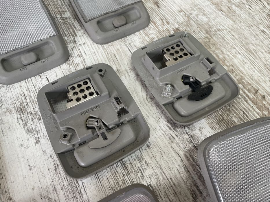 Плафон Салона Nissan Navara D40 Pathfinder R51 Окулярниця Навара Д40