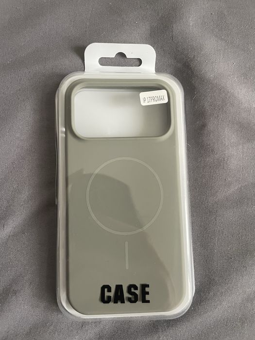 Чехол на айфон 17 про макс