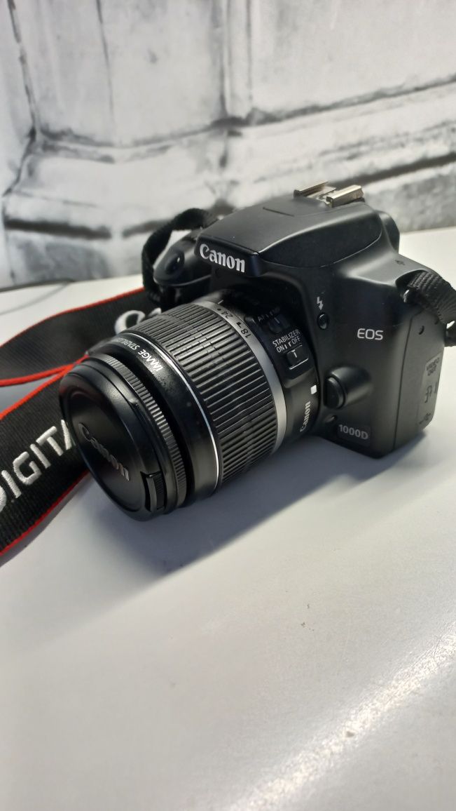 Canon eos 1000D + obiektyw 18-55mm