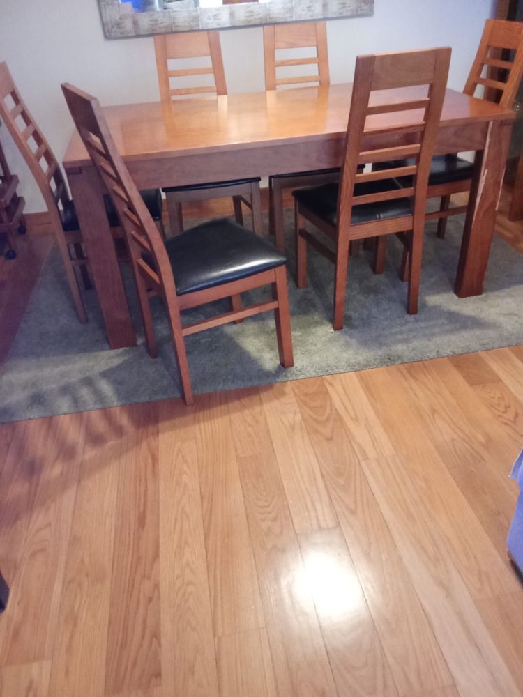 Mesa de jantar extensível com cadeiras