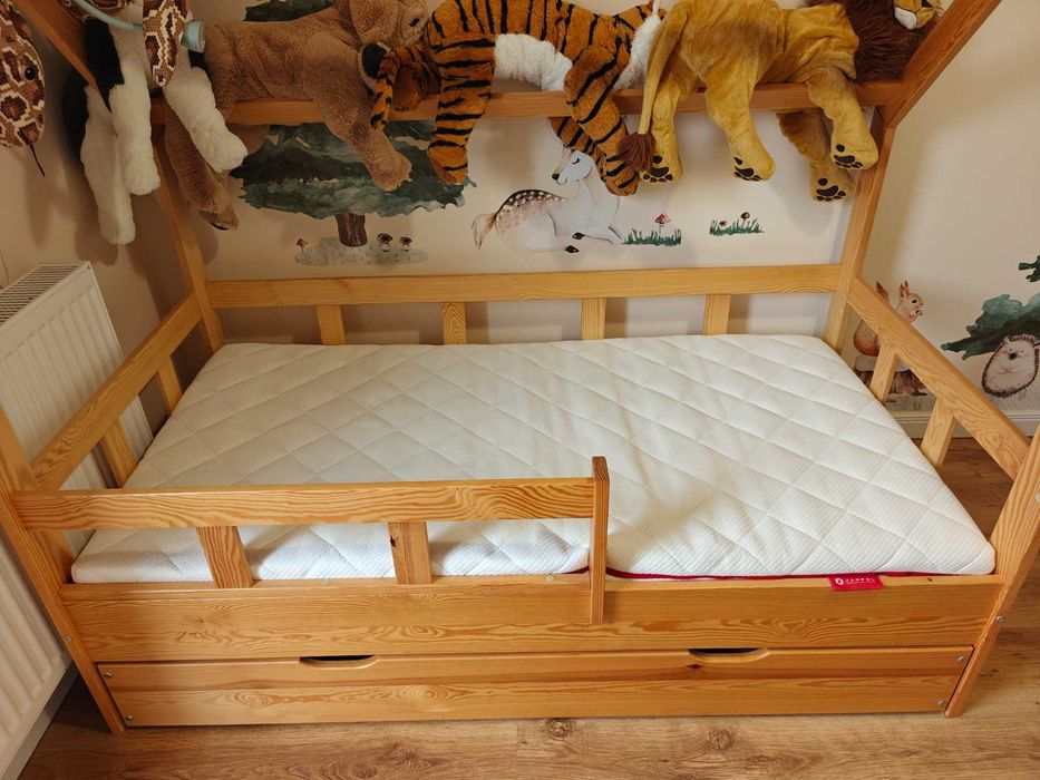 Łóżeczko dziecięce domek barierki szuflada