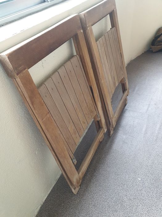 Cadeiras em madeira exterior interior