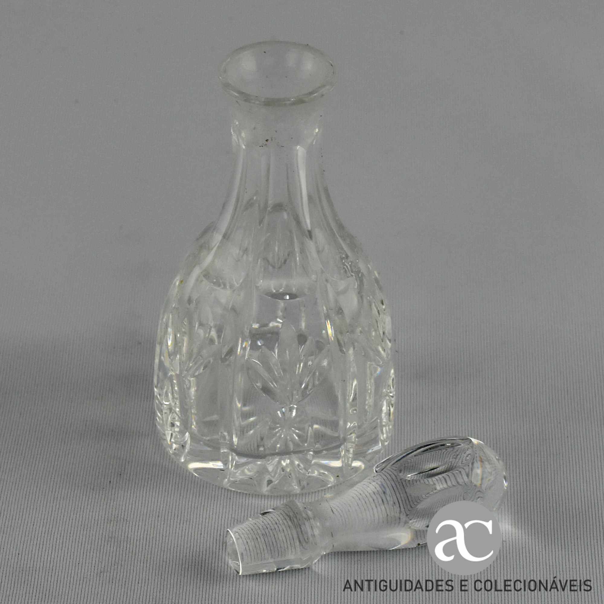 Frasco de perfume em Cristal Atlantis decoração lapidada nº2