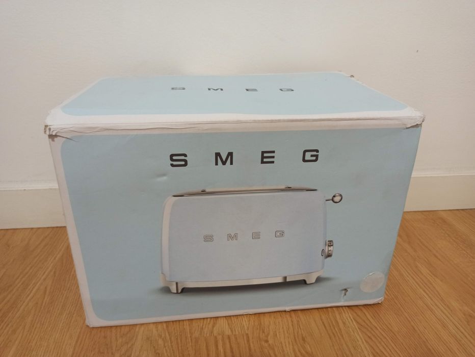 Torradeira SMEG nova