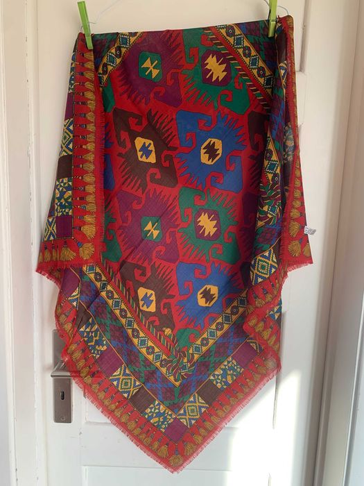 Lenço de lã e seda colorido, motivos abstractos