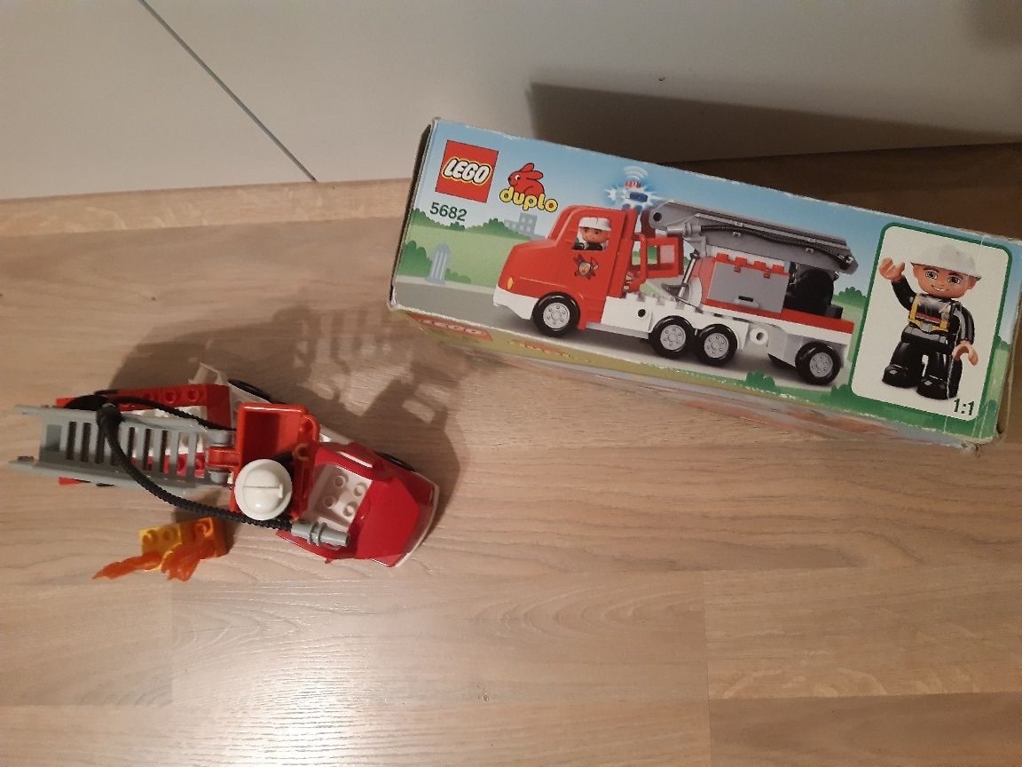 Lego Duplo 5682 Wóz Strażacki - klocki w opakowaniu