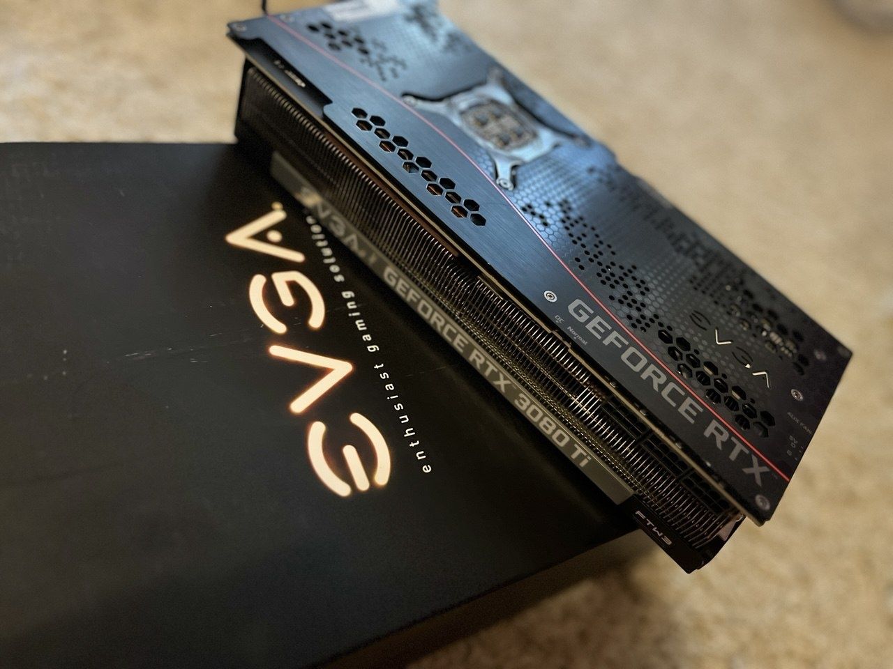 EVGA GeForce RTX 3080 Ti 12gb 356bit

Джерело: https: