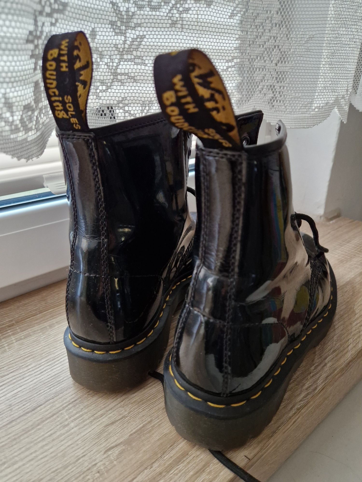 Dr Martens 39 lakierowane czarne skóra