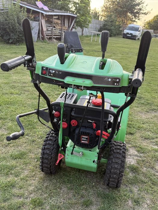 Odśnieżarka AGROMA ST7062L – 7KM super stan, używana tylko jeden sezon