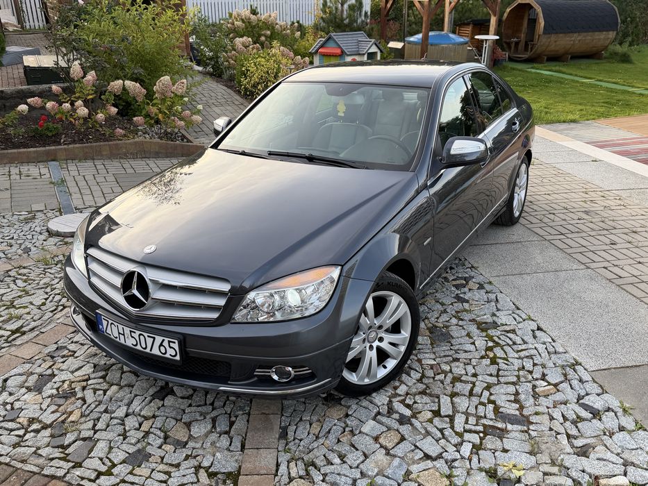 Mercedes C 180 Kompressor / Avantgarde / HAK / LED / PL