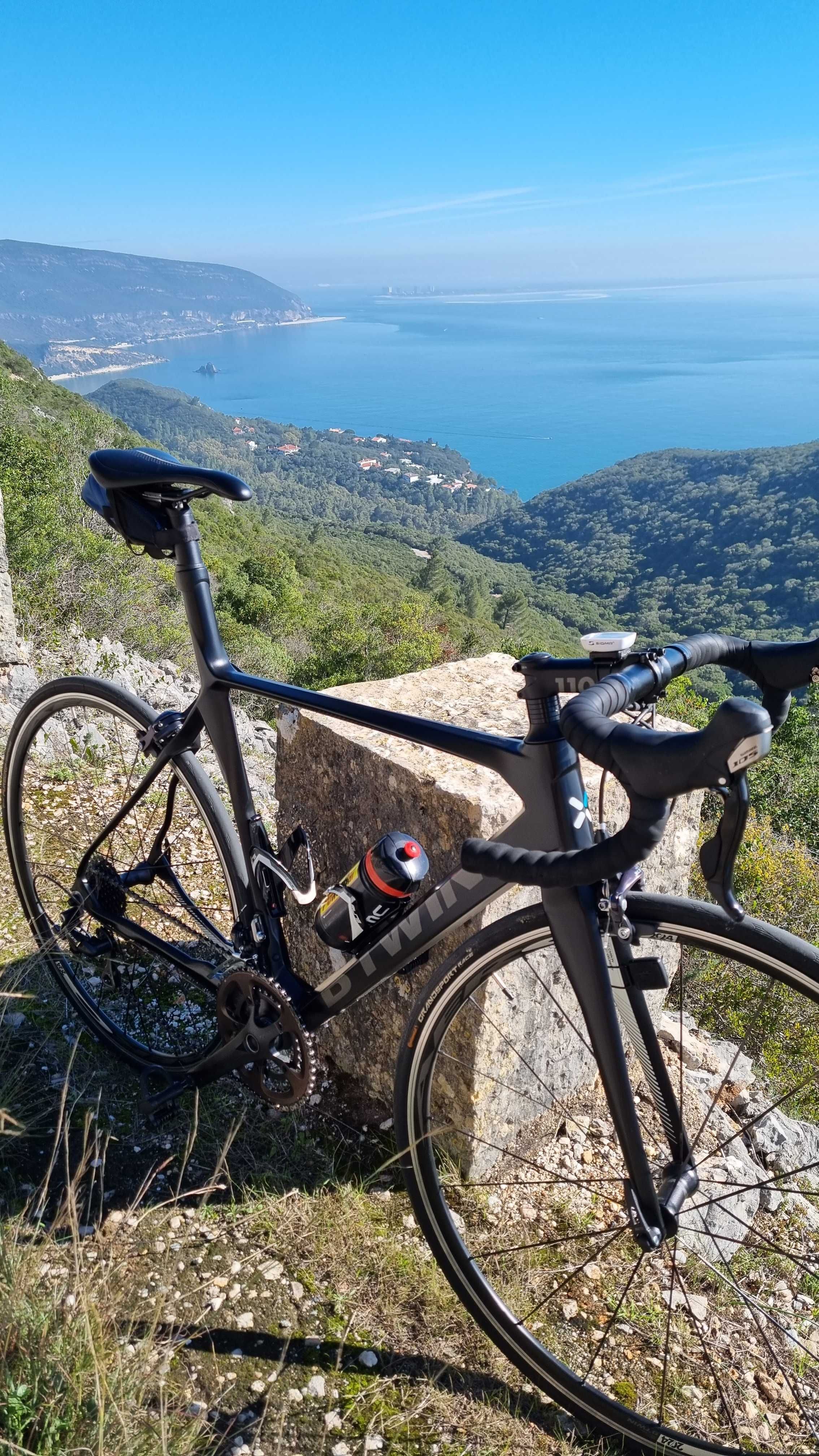 Bicicleta de estrada em Carbono bem estimada!